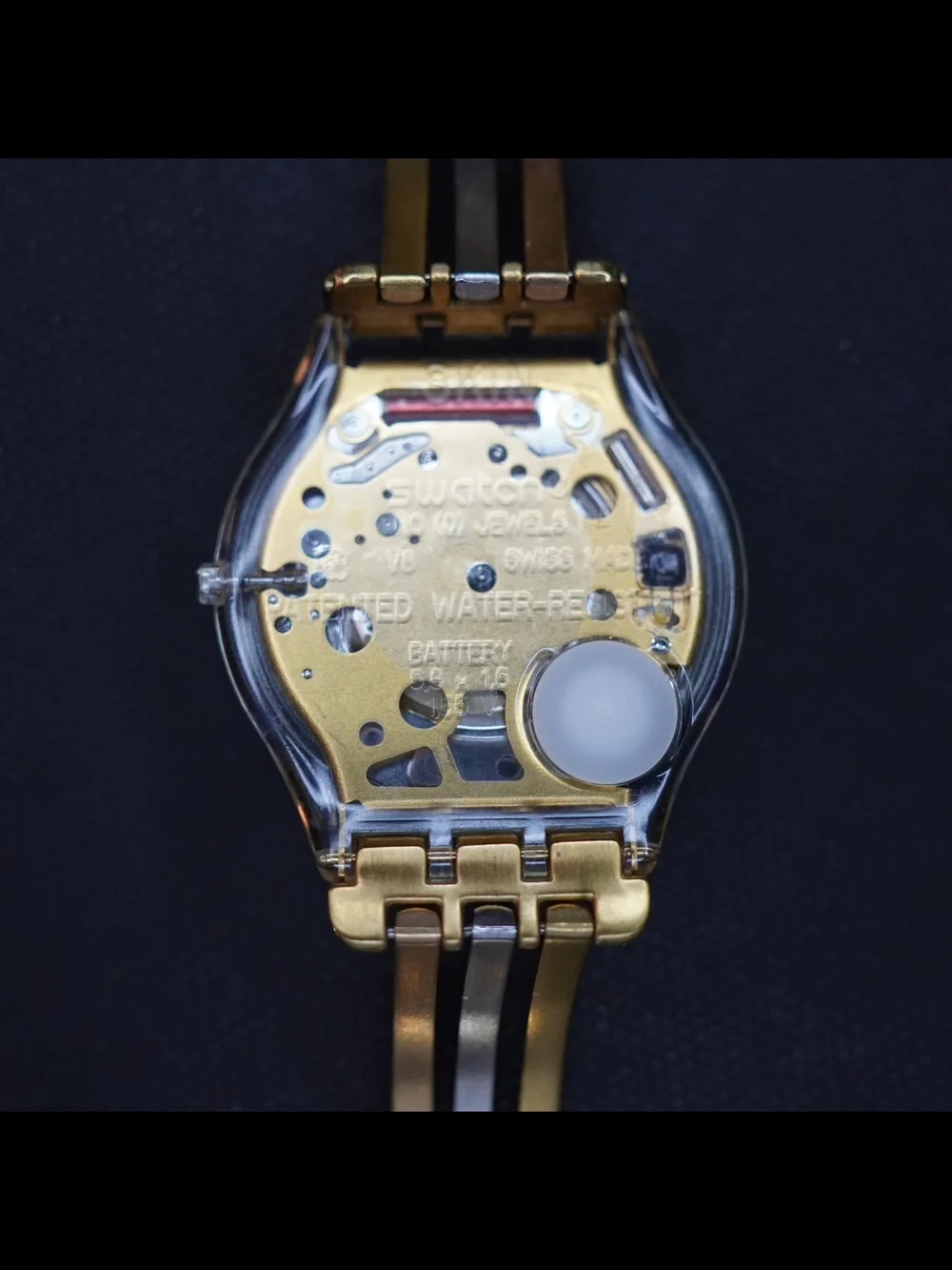 Vintage Swatch Swiss Quartz Transparent Gold Tone Black Dial Ladies Watch Runs